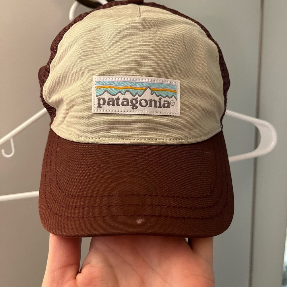 Lightly Worn Patagonia Maroon/Tan trucker hat OSFM